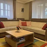 Jaszay Vendeghaz * Parádsasvár