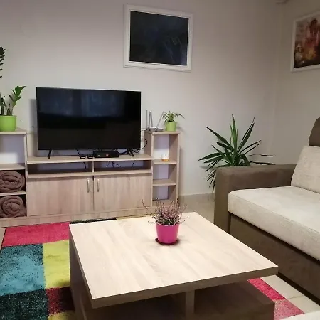 Jaszay Vendeghaz * Parádsasvár