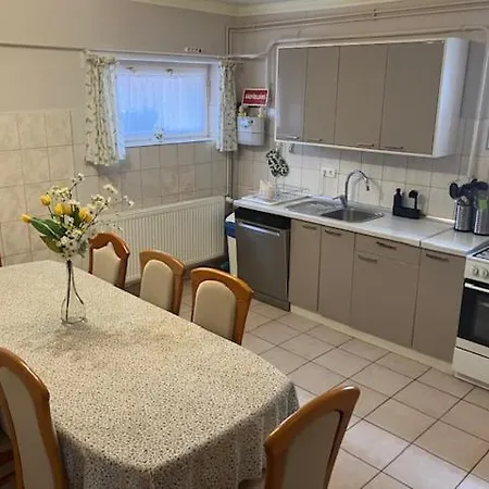 Jaszay Vendeghaz Holiday home *
