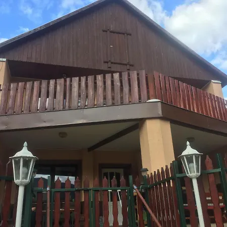 Jaszay Vendeghaz Holiday home *
